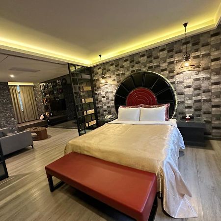 Song Xia Motel Taichung Exterior foto
