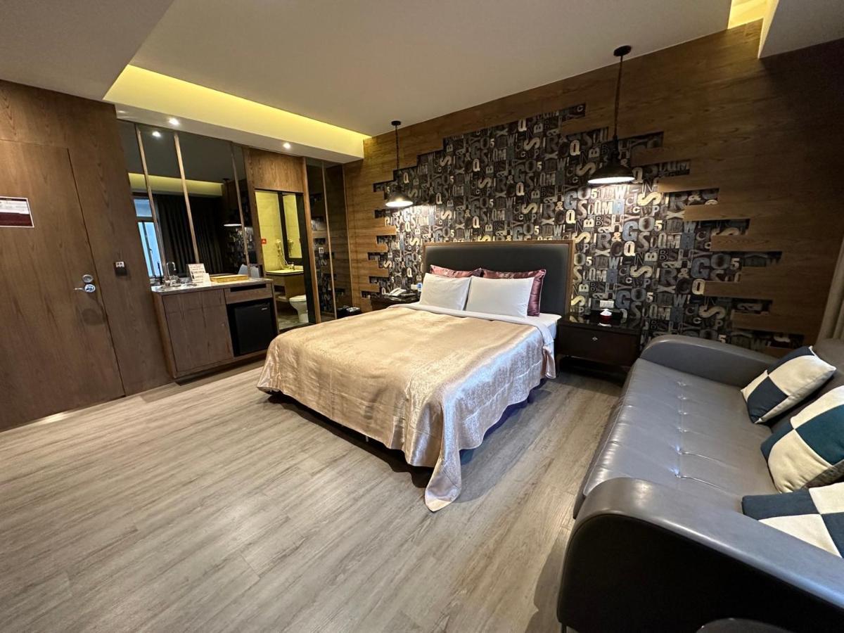 Song Xia Motel Taichung Exterior foto