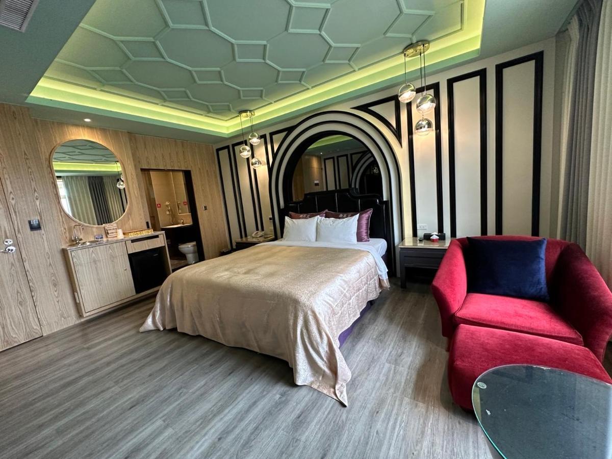 Song Xia Motel Taichung Exterior foto