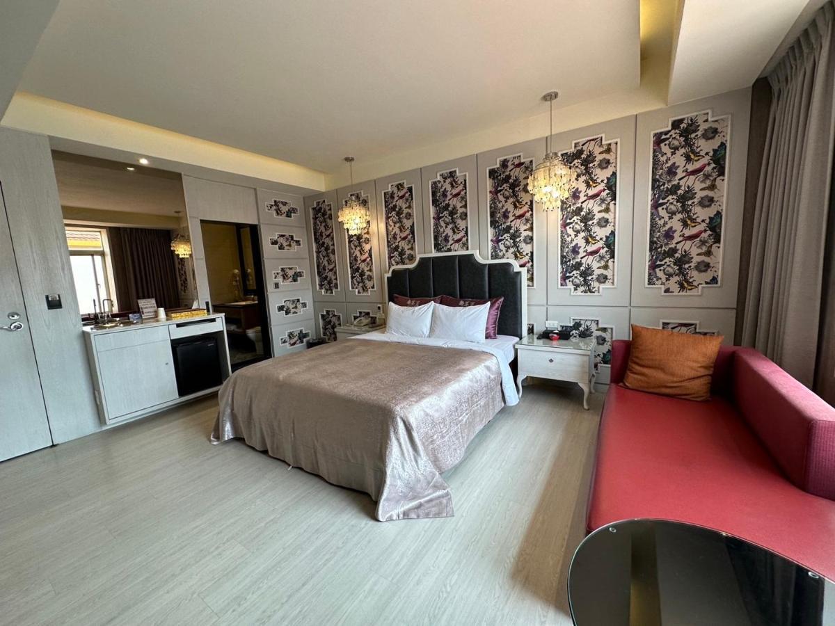 Song Xia Motel Taichung Exterior foto