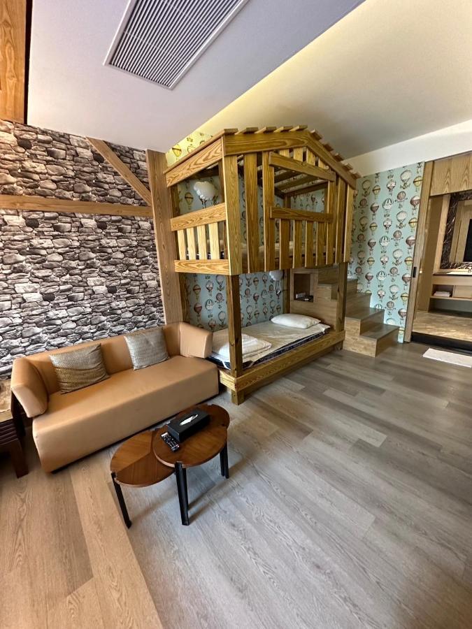 Song Xia Motel Taichung Exterior foto